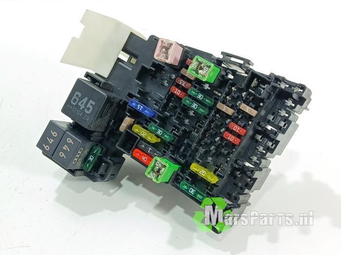 Zekeringkast van een Volkswagen Golf, Auto-onderdelen, Elektronica en Kabels, Volkswagen, Gebruikt, 6 maanden garantie, 12 maanden garantie