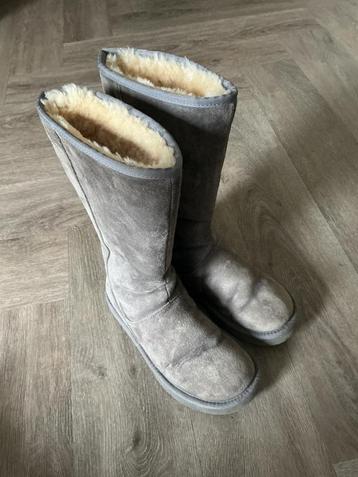 Nette Grijze UGG’s, Hoog model, Maat 39 beschikbaar voor biedingen