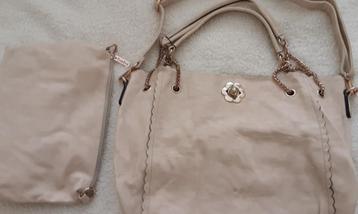 Tas Tom & Eva met leuke bloemsluiting (NNG) beschikbaar voor biedingen