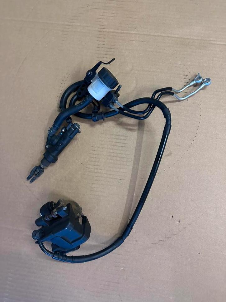 Yamaha mt 10 achteremklauw set compleet, Motoren, Onderdelen | Yamaha, Verzenden