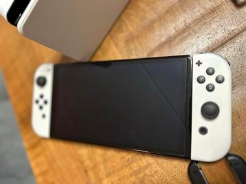 Nintendo Switch OLED + Games (Compleet pakket) beschikbaar voor biedingen