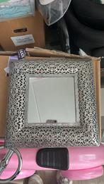 Leuke spiegel 28x28 cm, Ophalen, Zo goed als nieuw, Rechthoekig, Minder dan 100 cm