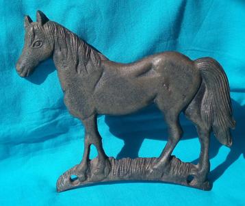 GIETIJZEREN PLACQUETTE / BORD VAN EEN PAARD beschikbaar voor biedingen