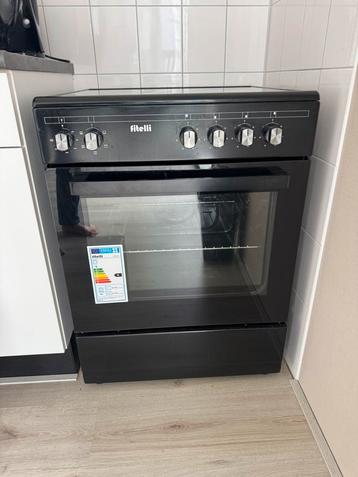 Zwarte oven te koop beschikbaar voor biedingen