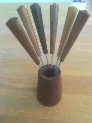 cocktailprikkers edelhout vintage beschikbaar voor biedingen