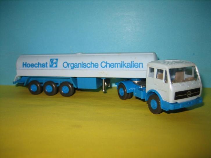 wiking  Hoechst - Chemi  MERCEDES met tank-oplegger, Hobby en Vrije tijd, Modelauto's | 1:87, Zo goed als nieuw, Bus of Vrachtwagen