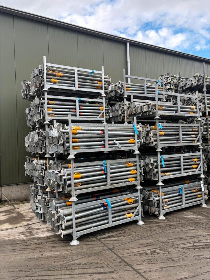 Hele nette partij gebruikte schroefstempels BM300, Doe-het-zelf en Verbouw, Steigers, Zo goed als nieuw, Overige typen, 2 tot 5 meter