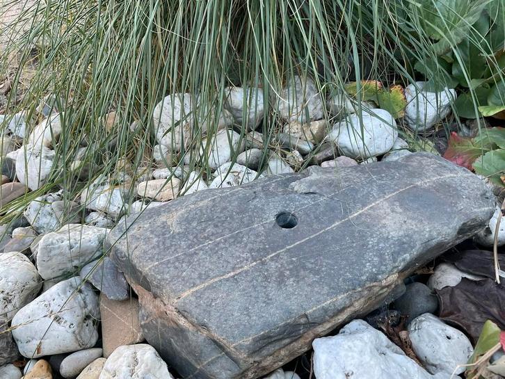 Waterornament van een Maassteen, Tuin en Terras, Waterpartijen en Fonteinen, Gebruikt, Waterornament, Hardsteen, Ophalen