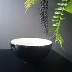 Zwart witte kom diameter 13 cm hoog 5 cm van de intratuin, Nieuw, Ophalen of Verzenden, Kom(men), Overige stijlen
