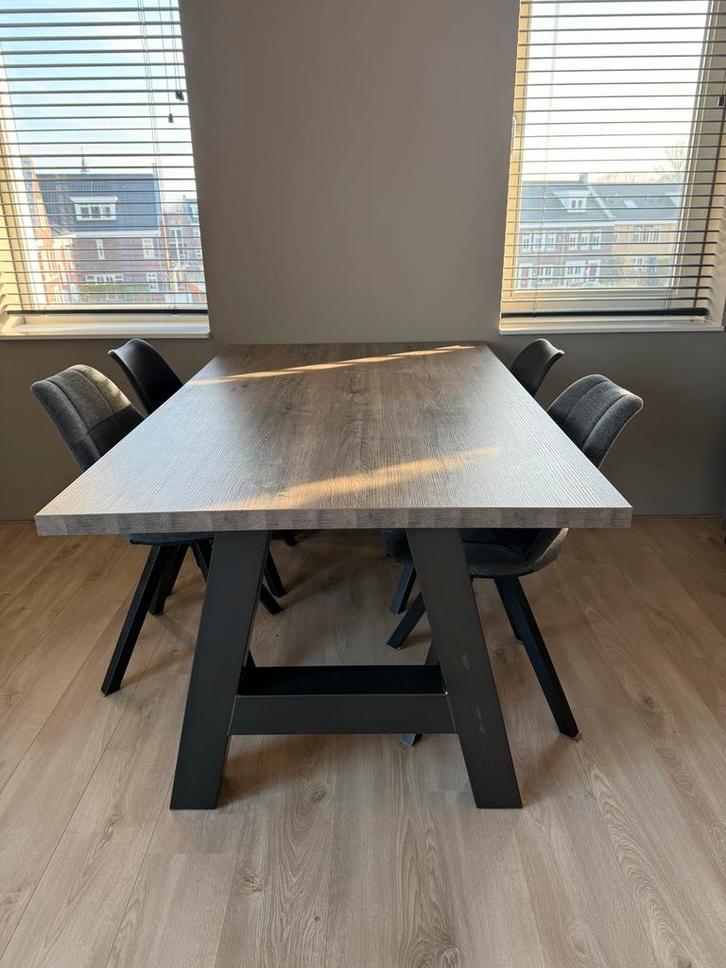 Eettafel met 4 stoelen, Huis en Inrichting, Stoelen, Gebruikt, Vier, Hout, Bruin, Ophalen