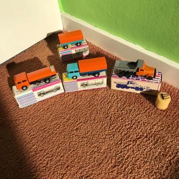 modelauto's uit de ddr  sp. voor bij de Piko treinbaan beschikbaar voor biedingen