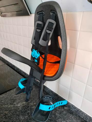Fietsstoeltje voorop + windscherm & 3 beugels beschikbaar voor biedingen