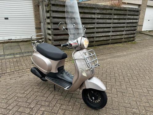 BTC riva Snor - zeer netjes altijd binnen gestaan, Fietsen en Brommers, Snorfietsen en Snorscooters, Zo goed als nieuw, Overige merken