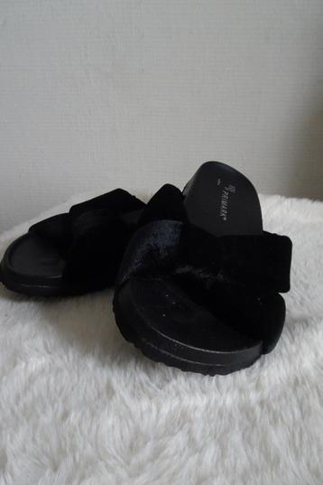 zwarte badslippers nieuw beschikbaar voor biedingen