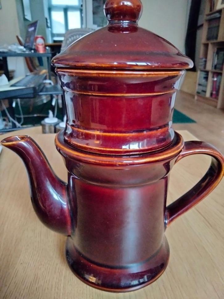 Koffiepot/ theepot . Bruin/rood glazuur. LAATSTE KANS !, Huis en Inrichting, Keuken | Servies, Zo goed als nieuw, Overige typen