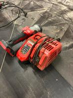 Milwaukee accu lamp incl lader, Doe-het-zelf en Verbouw, Gereedschap | Machine-onderdelen en Toebehoren, Ophalen of Verzenden