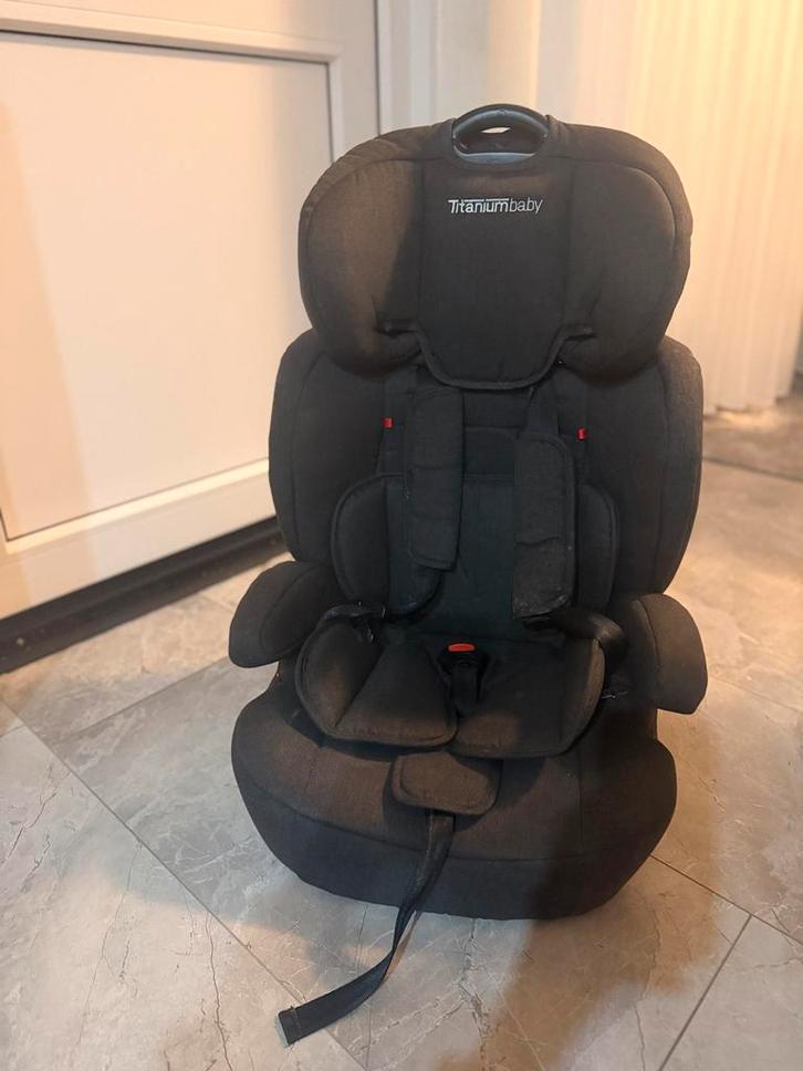 Titaniumbaby Autostoel - Zo goed als nieuw!, Kinderen en Baby's, Autostoeltjes, Zo goed als nieuw, Overige merken, 9 t/m 36 kg