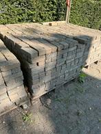 GRATIS Betonsteentjes +/- 30 meter, Tuin en Terras, Ophalen, Gebruikt, Klinkers, 10 m² of meer