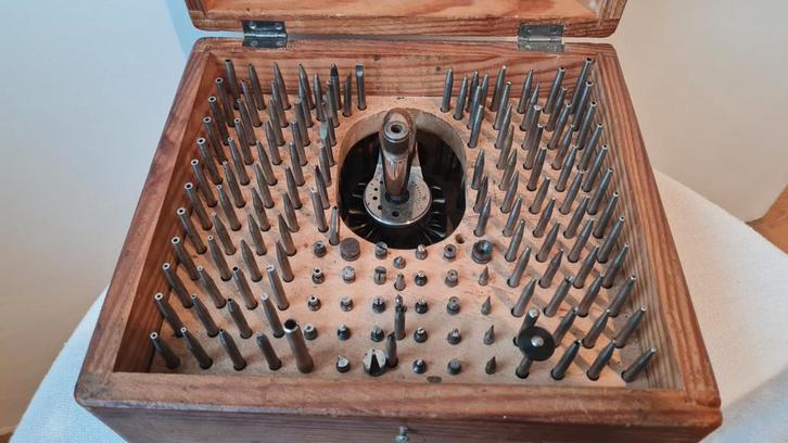 Boley Leinen triebniet ponsen set horlogemakers gereedschap, Antiek en Kunst, Antiek | Gereedschap en Instrumenten, Ophalen of Verzenden