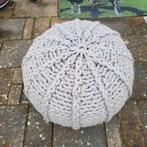2 x poef en zitje/ tafeltje., Huis en Inrichting, Banken | Voetenbanken en Poefen, Ophalen, Rond, Minder dan 50 cm, Minder dan 50 cm