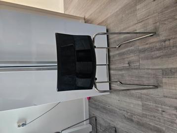 4 stuks. 65cm zithoogte beschikbaar voor biedingen