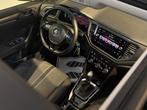 Volkswagen T-Roc 1.5 TSI Sport 150 PK |PANO|VIRTUAL|APPLECAR, Stof, Huisgarantie, 4 cilinders, Bedrijf