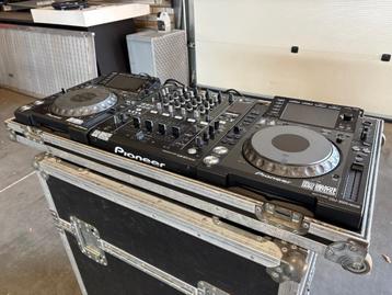Pioneer set (2x CDJ-2000 NXS + 1x DJM-900 NXS) beschikbaar voor biedingen
