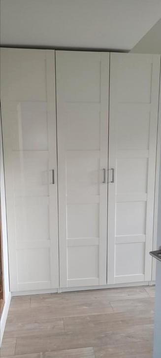 Pax Bergsbo kledingkast (150x236x37) beschikbaar voor biedingen