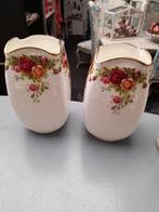 Royal albert old country rose 2 x vaas 50.00 p.s, Ophalen of Verzenden