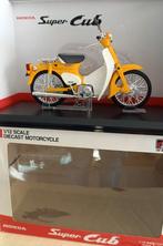 Honda 1op12 brommer, Hobby en Vrije tijd, Modelauto's | 1:5 tot 1:12, Ophalen of Verzenden, Zo goed als nieuw, Motor