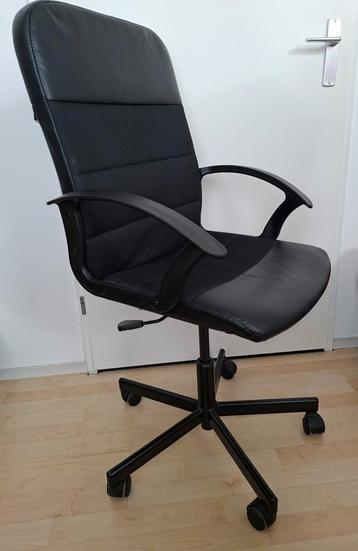 Zwarte Verstelbare Bureaustoel - Goede Gasveer beschikbaar voor biedingen