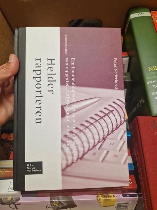 P. Nederhoed - Helder rapporteren, Boeken, Wetenschap, Zo goed als nieuw, Ophalen of Verzenden