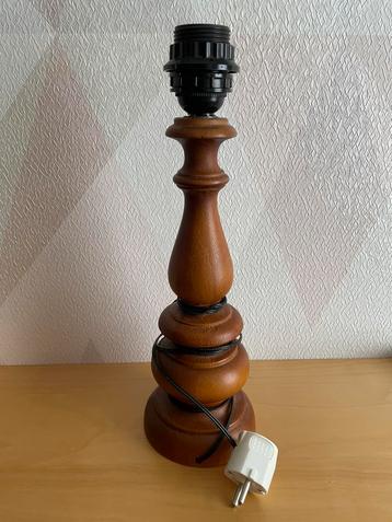 Houten lampenkap voet beschikbaar voor biedingen