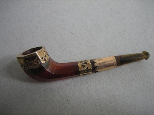 Antiek pijpje agaat met 14K gouden montuur, Antiek en Kunst, Antiek | Overige Antiek, Ophalen of Verzenden