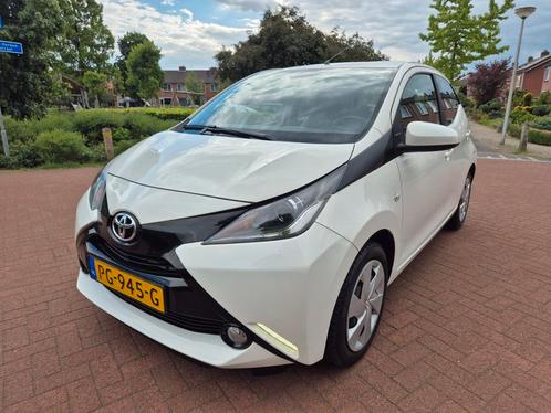 Toyota Aygo 1.0 VVT-i X-PLAY DEALER OH 1 Eigenaar, Auto's, Toyota, Particulier, Aygo, Benzine, B, Hatchback, Handgeschakeld, Origineel Nederlands