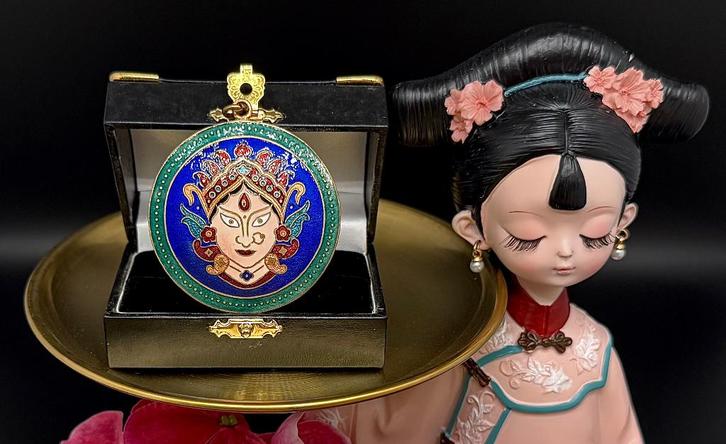 Grote Cloisonné hanger met oosterse afbeelding - K3ES-Z3, Antiek en Kunst, Antiek | Emaille, Verzenden