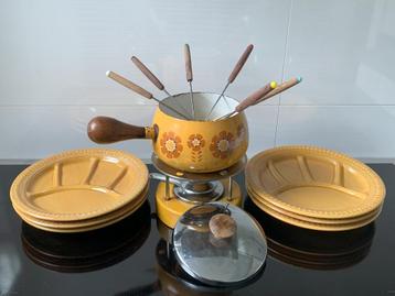 Fondueset vintage '70 Fonduepan + 6 fondueborden + vorkjes beschikbaar voor biedingen