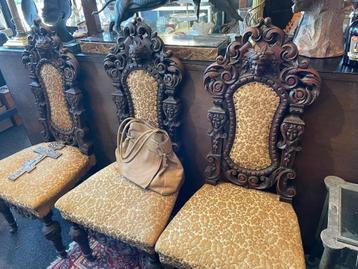 6 Meubel antieke vintage stoelen houtsnijwerk 19e eeuw beschikbaar voor biedingen
