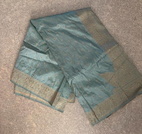 Saristof met gouden steentjes en borduursel (niet gemaakt), Antiek en Kunst, Antiek | Kleden en Textiel, Ophalen of Verzenden