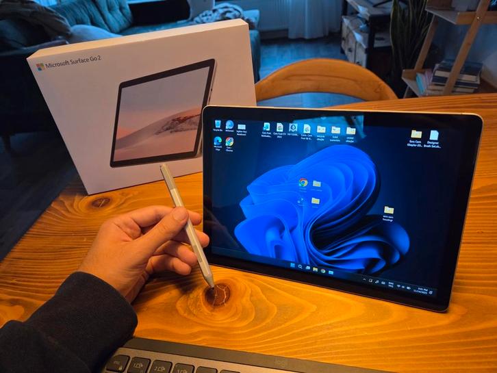 Microsoft Surface Go 2 + Pen (64GB, 4GB), Computers en Software, Android Tablets, Zo goed als nieuw, Wi-Fi, 10 inch, 64 GB, Uitbreidbaar geheugen