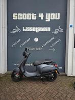 Vespa Sprint 4T 2V Brom 45 Mat-Grey Full Option Garantie., Fietsen en Brommers, Scooters | Vespa, Ophalen of Verzenden, Zo goed als nieuw