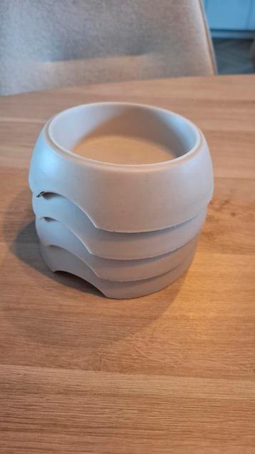 Katten voerbak 4 stuks beige beschikbaar voor biedingen
