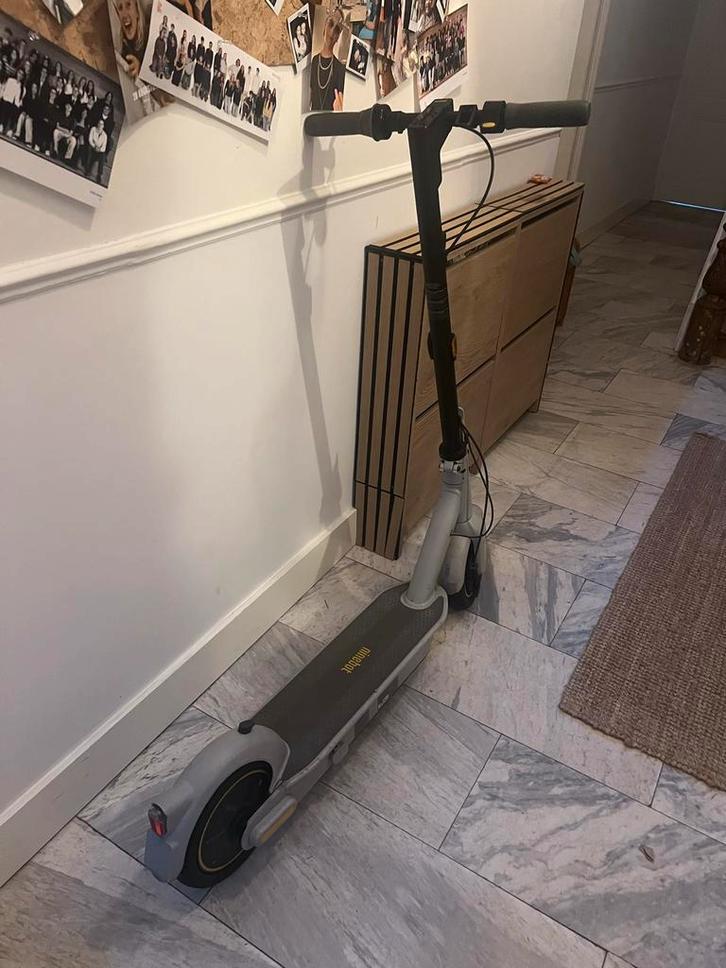 Ninebot KickScooter MAX - Zo goed als nieuw!, Fietsen en Brommers, Steps, Zo goed als nieuw, Elektrische step (E-scooter), Ophalen