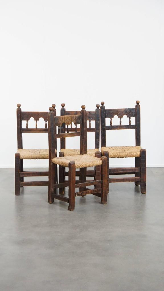 4 x antieke Spaanse boeren stoel, gevlochten rieten zitting, Antiek en Kunst, Antiek | Meubels | Stoelen en Banken, Ophalen