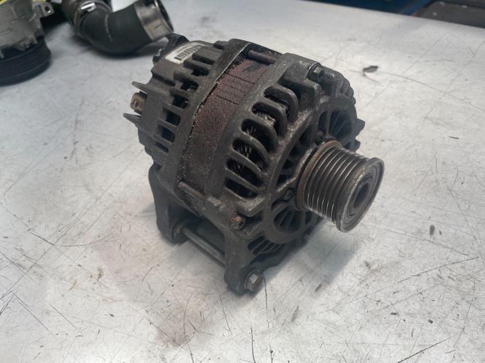 Dynamo van een Renault Trafic, Auto-onderdelen, Motor en Toebehoren, Renault, Gebruikt, 3 maanden garantie, Ophalen of Verzenden