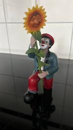 Beeldje Clown met zonnebloem van Gildeclowns, Verzamelen, Beelden en Beeldjes, Ophalen of Verzenden, Zo goed als nieuw, Mens