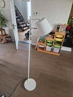 Staande lamp, wit, Huis en Inrichting, Lampen | Vloerlampen, Ophalen, Gebruikt, 150 tot 200 cm