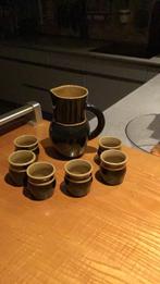 Kruikje met 6 kleine bekertjes totaal 3 euro, Ophalen of Verzenden