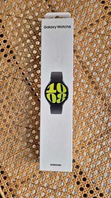 Samsung Galaxy Watch 6 LTE (44mm) - Seal intact beschikbaar voor biedingen