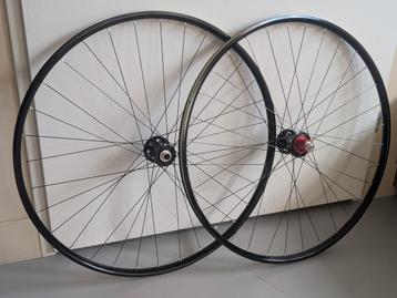 Lichtgewicht Stan's NoTubes ZTR Crest 29 wielen beschikbaar voor biedingen
